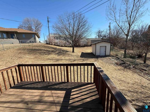 1300 S Point Dr Drive, Sioux Falls, SD 57103