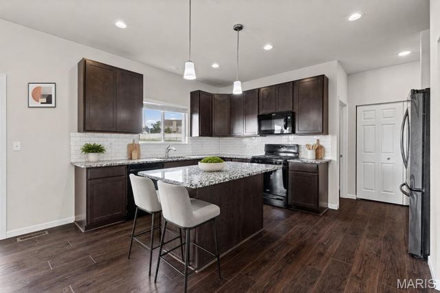 122 Winter Wheat Trail, Pacific, MO 63069