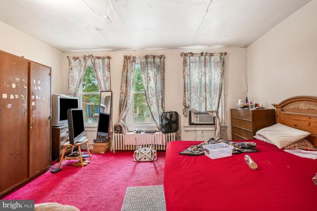 1156 NEAL ST NE, Washington, DC 20002