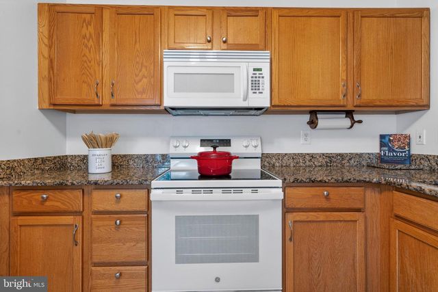 40 PEPPERGRASS N, Mount Laurel, NJ 08054