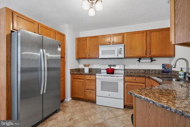 40 PEPPERGRASS N, Mount Laurel, NJ 08054