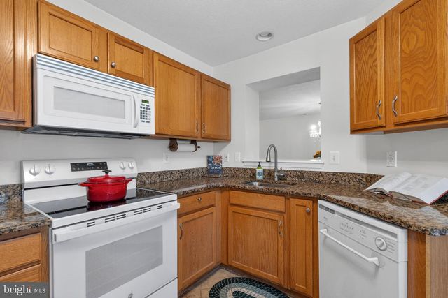 40 PEPPERGRASS N, Mount Laurel, NJ 08054
