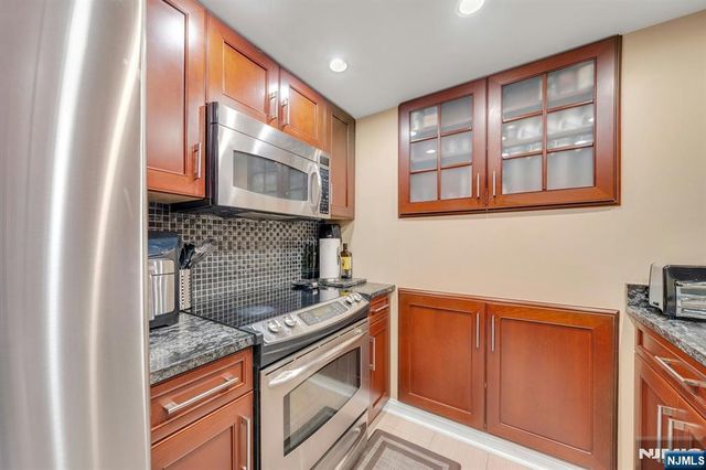 100 Old Palisade Road 917, Fort Lee, NJ 07024