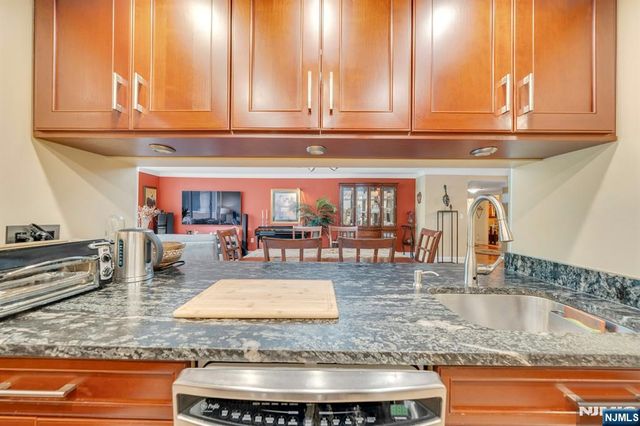 100 Old Palisade Road 917, Fort Lee, NJ 07024
