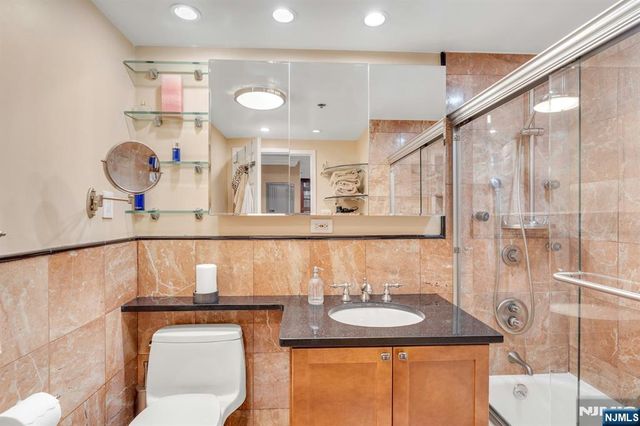 100 Old Palisade Road 917, Fort Lee, NJ 07024