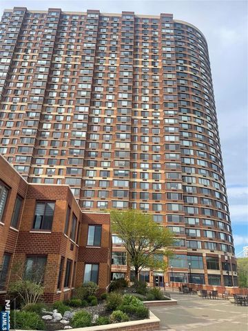 100 Old Palisade Road 917, Fort Lee, NJ 07024
