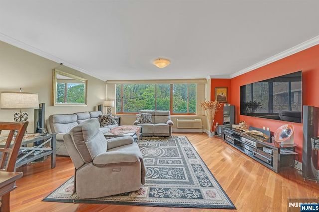 100 Old Palisade Road 917, Fort Lee, NJ 07024