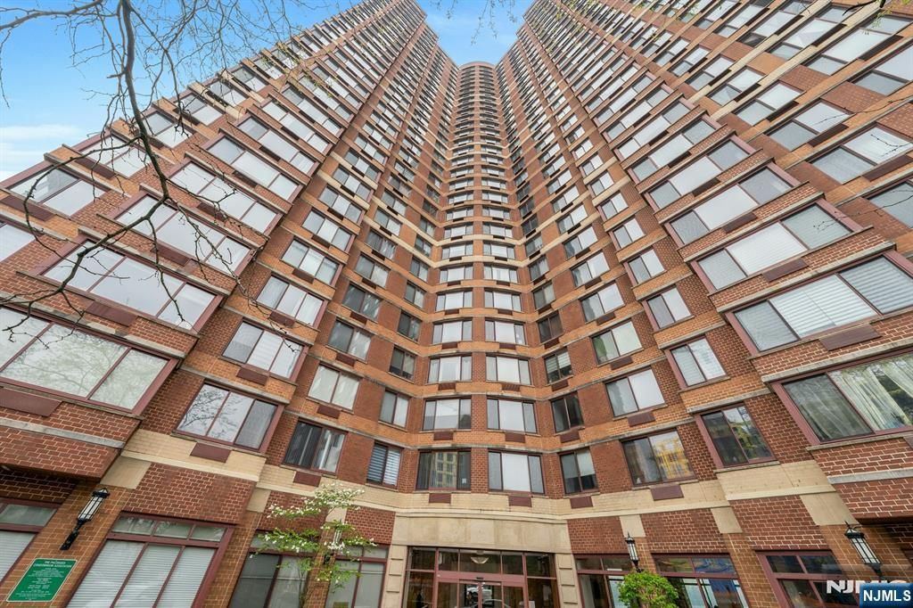 100 Old Palisade Road 917, Fort Lee, NJ 07024