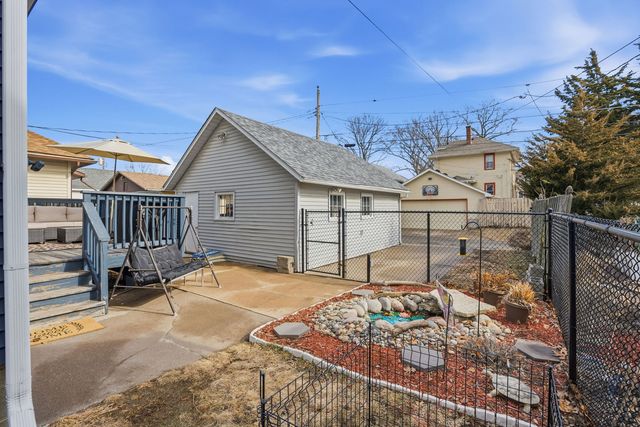 2707 Iowa Street, Davenport, IA 52803