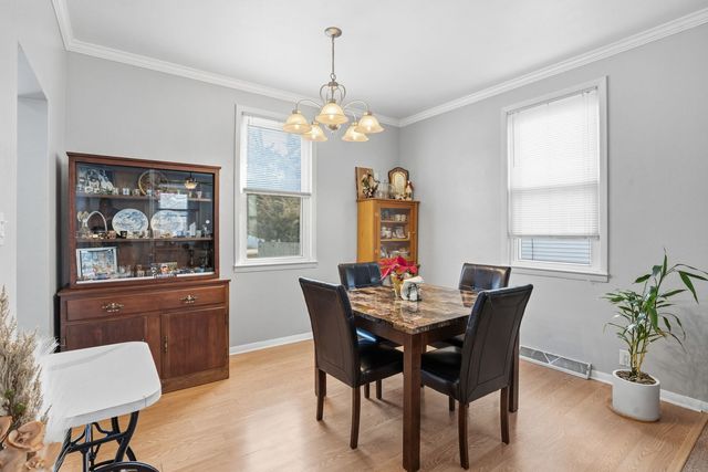 2707 Iowa Street, Davenport, IA 52803