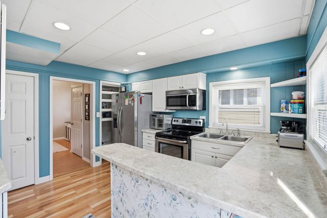 2707 Iowa Street, Davenport, IA 52803