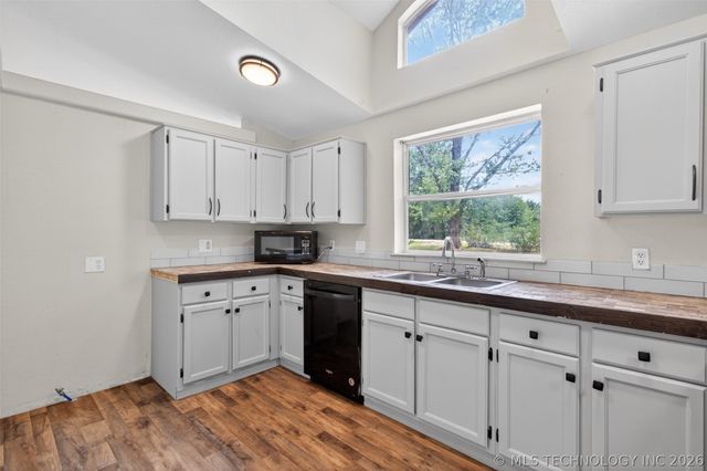 3635 N 4327, Pryor, OK 74361