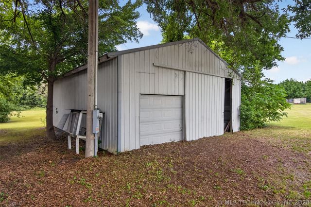 3635 N 4327, Pryor, OK 74361