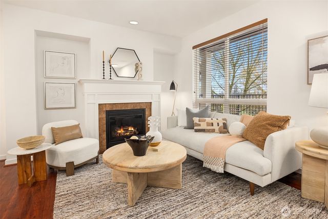 2211 NE Natalie Way, Issaquah, WA 98029