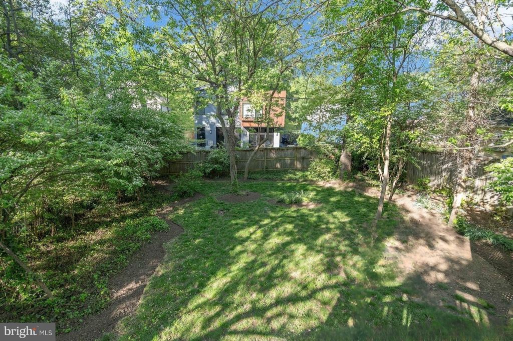 422 N EDGEWOOD ST, Arlington, VA 22201