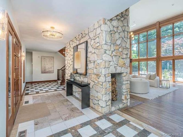 8 Harbor Acres Road, Sands Point, NY 11050