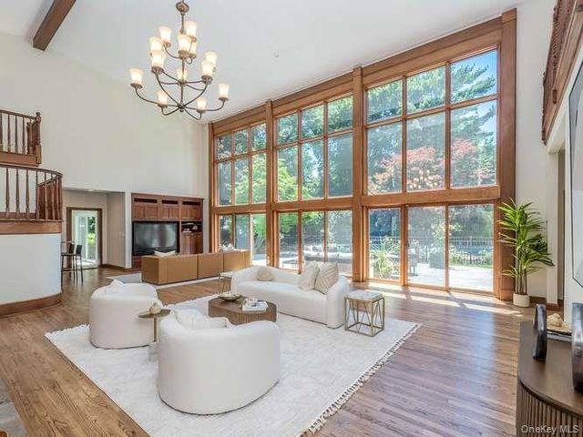 8 Harbor Acres Road, Sands Point, NY 11050