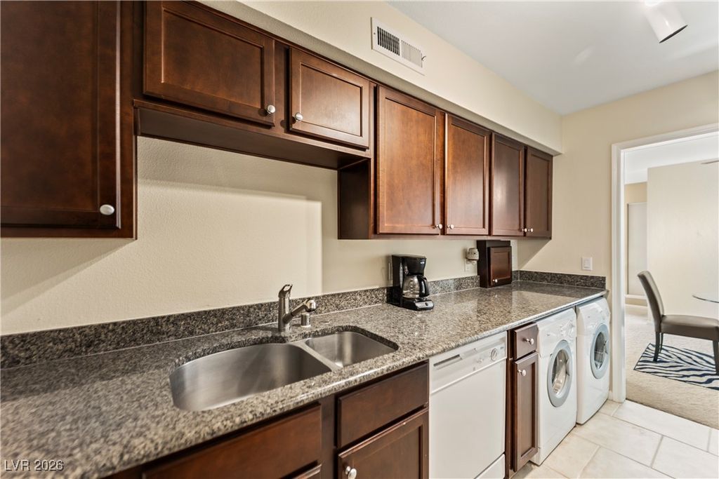 Image 11 of property listing at 2867 Geary Place 3006, Las Vegas, NV 89109