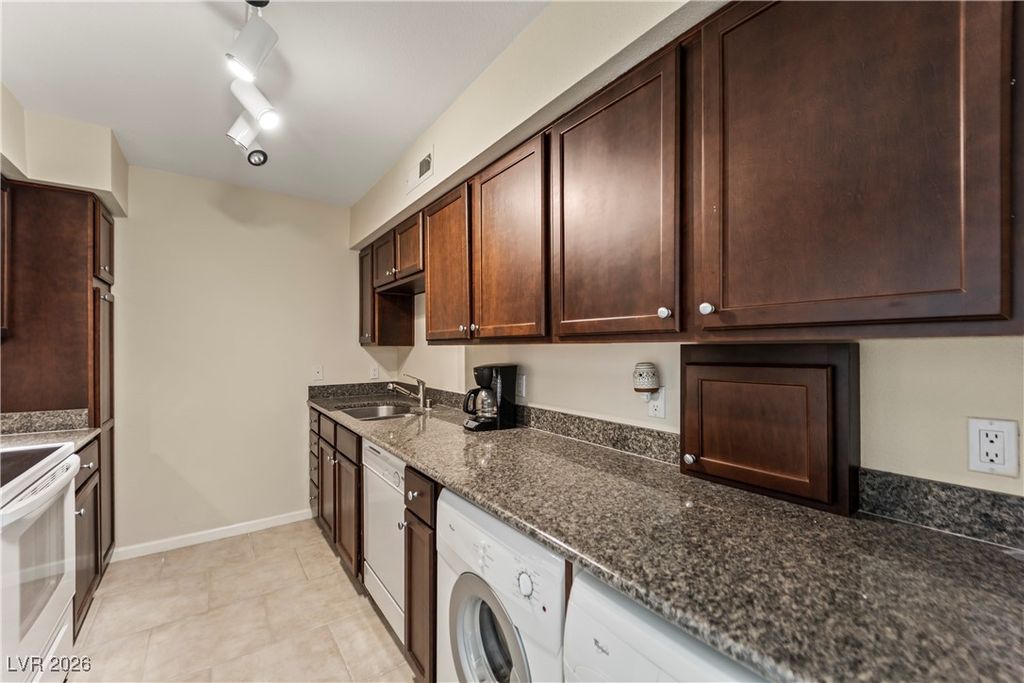 Image 8 of property listing at 2867 Geary Place 3006, Las Vegas, NV 89109