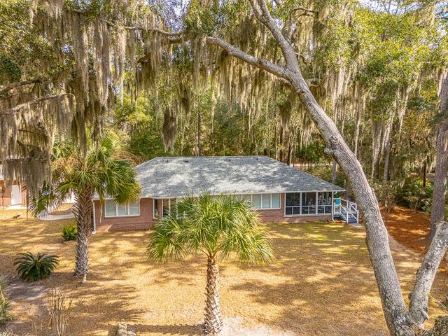 3317 NE Julienton Drive, Townsend, GA 31331