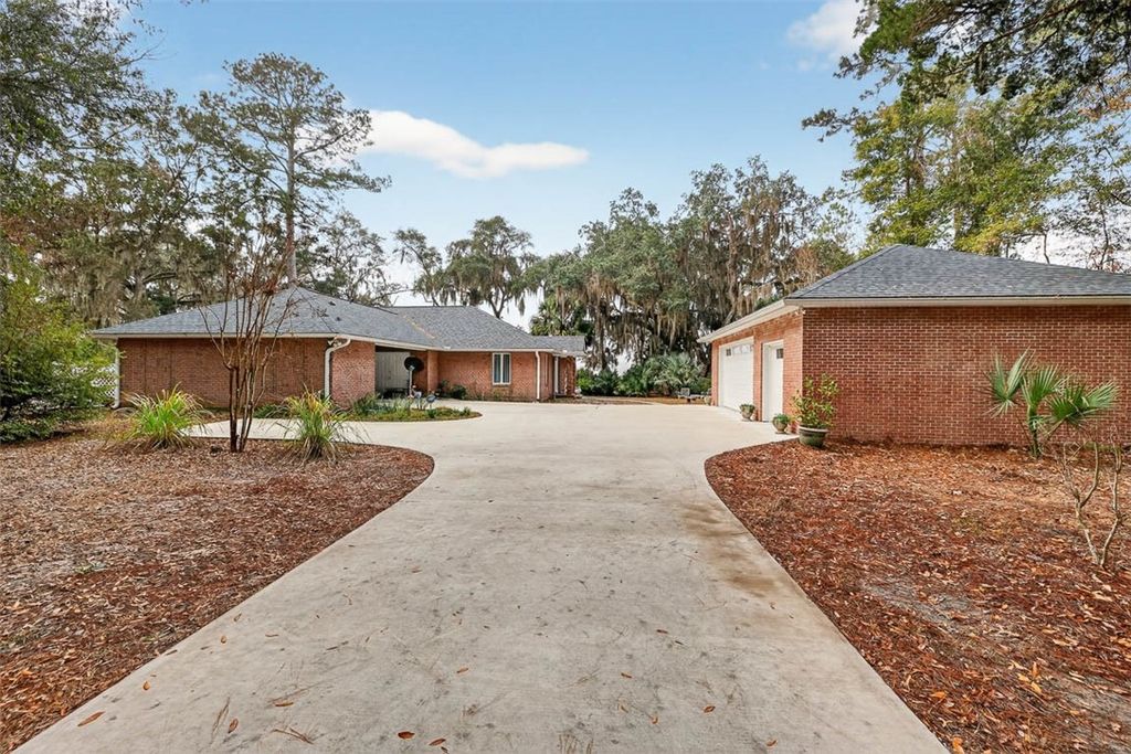 3317 NE Julienton Drive, Townsend, GA 31331