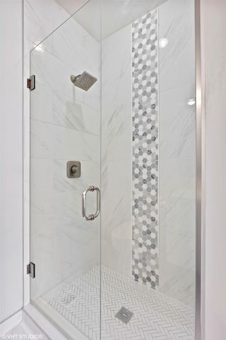 1240 W COTTAGE Place, Chicago, IL 60607