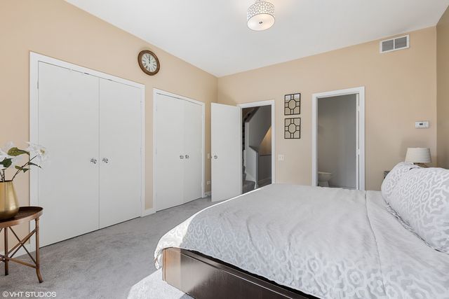 1240 W COTTAGE Place, Chicago, IL 60607