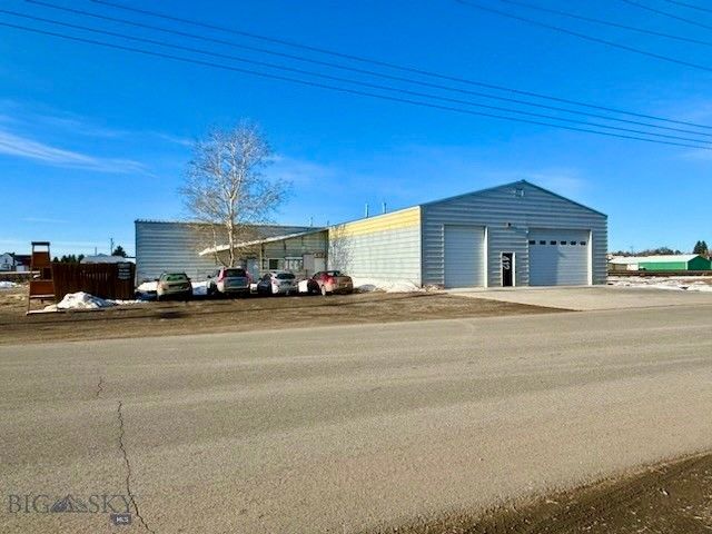 412 E Railroad Avenue N, Manhattan, MT 59741 property photo