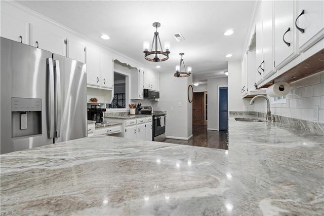 117 Larchwood RD, Yorktown, VA 23692