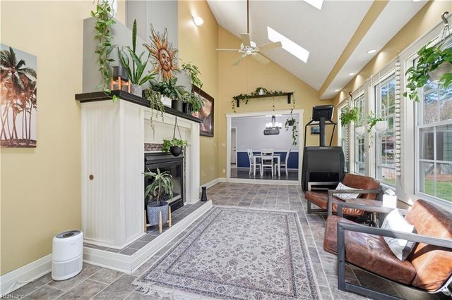 117 Larchwood RD, Yorktown, VA 23692