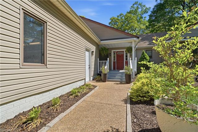 117 Larchwood RD, Yorktown, VA 23692
