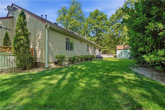 117 Larchwood RD, Yorktown, VA 23692