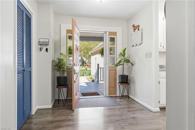 117 Larchwood RD, Yorktown, VA 23692