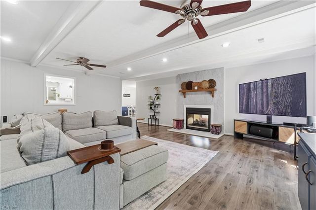 117 Larchwood RD, Yorktown, VA 23692