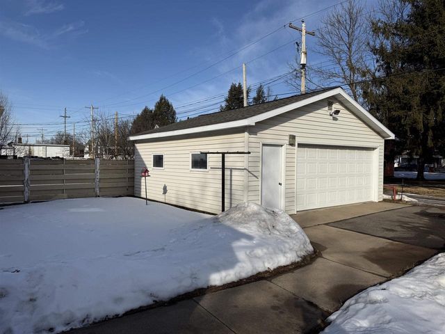 618 E BRIDGE STREET, Wausau, WI 54403