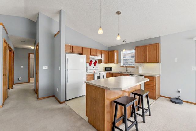1914 Summerwood St, Goddard, KS 67052