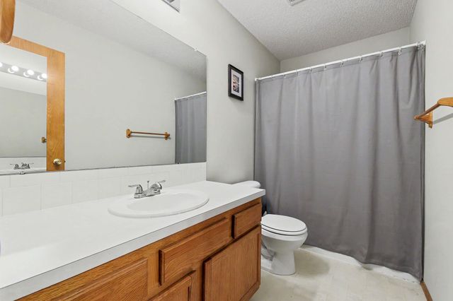 1914 Summerwood St, Goddard, KS 67052