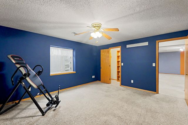 1914 Summerwood St, Goddard, KS 67052