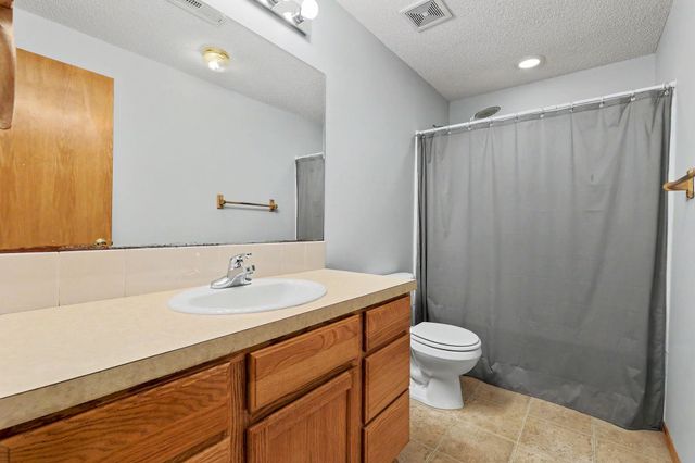 1914 Summerwood St, Goddard, KS 67052