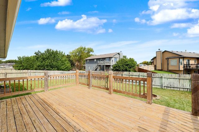 1914 Summerwood St, Goddard, KS 67052