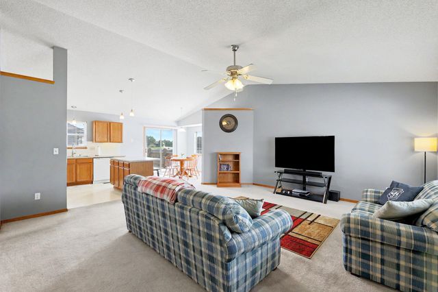 1914 Summerwood St, Goddard, KS 67052