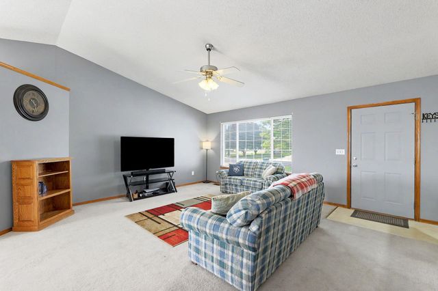 1914 Summerwood St, Goddard, KS 67052