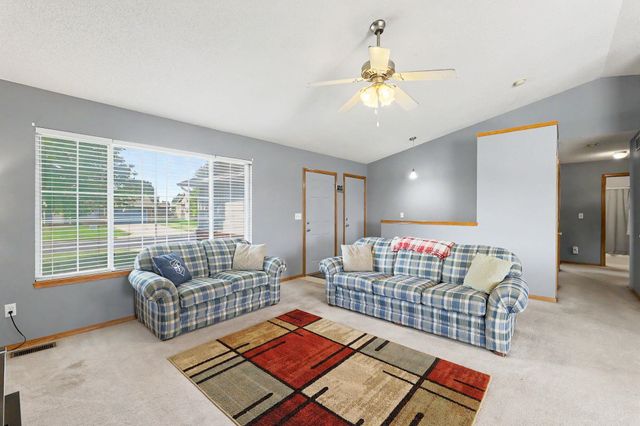 1914 Summerwood St, Goddard, KS 67052