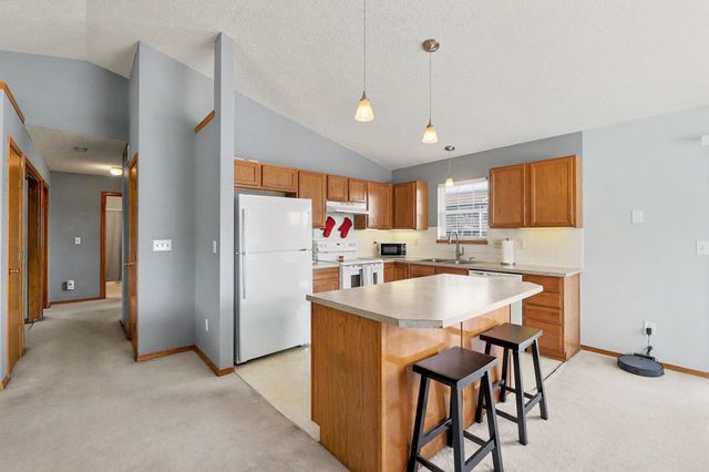 1914 Summerwood St, Goddard, KS 67052