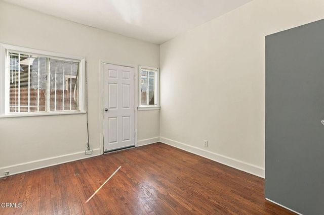 3000 Kenwood Avenue, Los Angeles, CA 90007
