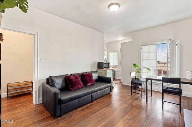 3000 Kenwood Avenue, Los Angeles, CA 90007