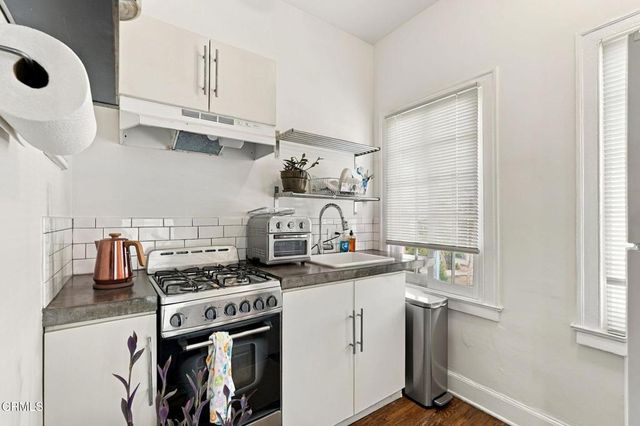 3000 Kenwood Avenue, Los Angeles, CA 90007