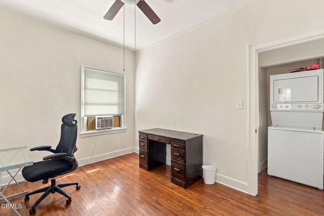 3000 Kenwood Avenue, Los Angeles, CA 90007