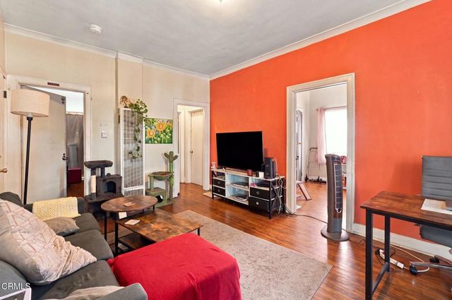 3000 Kenwood Avenue, Los Angeles, CA 90007