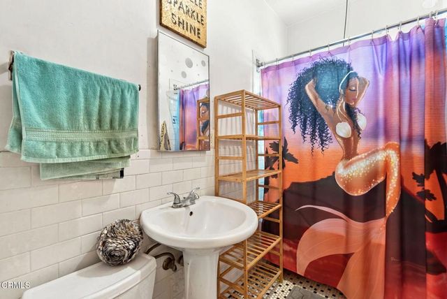 3000 Kenwood Avenue, Los Angeles, CA 90007